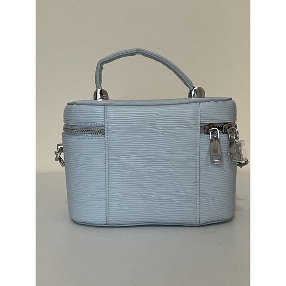 NWOT Bloomingdale's Blue Faux Leather Crossbody Bag Vanity Case Charm Flawed Gem - Picture 14 of 16